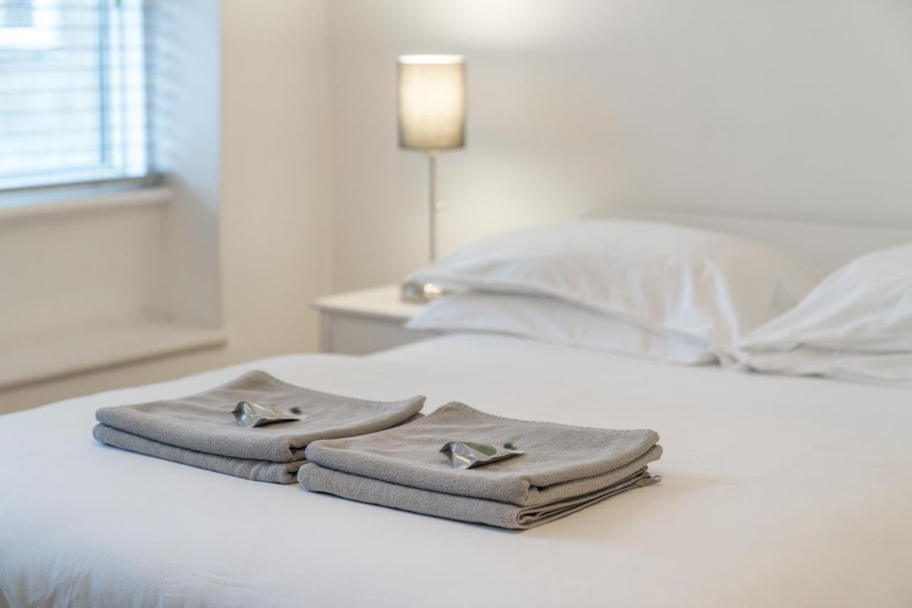 Soho & Covent Garden Apartment, Sleeps 3 London Ngoại thất bức ảnh